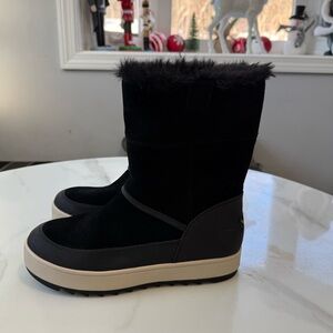 Koolaburra Ugg Black Winter Boots leather with Cream Sole